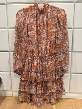 Beautiful and light Halogen Pink Paisley Ruffle Tiered Long-Sleeve Dress